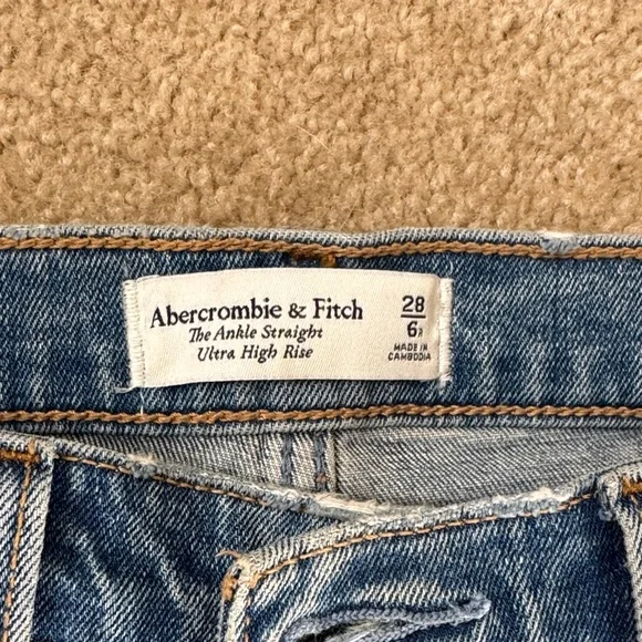 Abercrombie & Fitch High Rise Blue Jeans - Picture 3 of 6